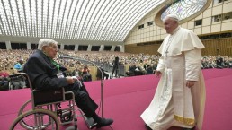 Compartilhar experiência do encontro com Cristo é o principal caminho da evangelização, diz Francisco