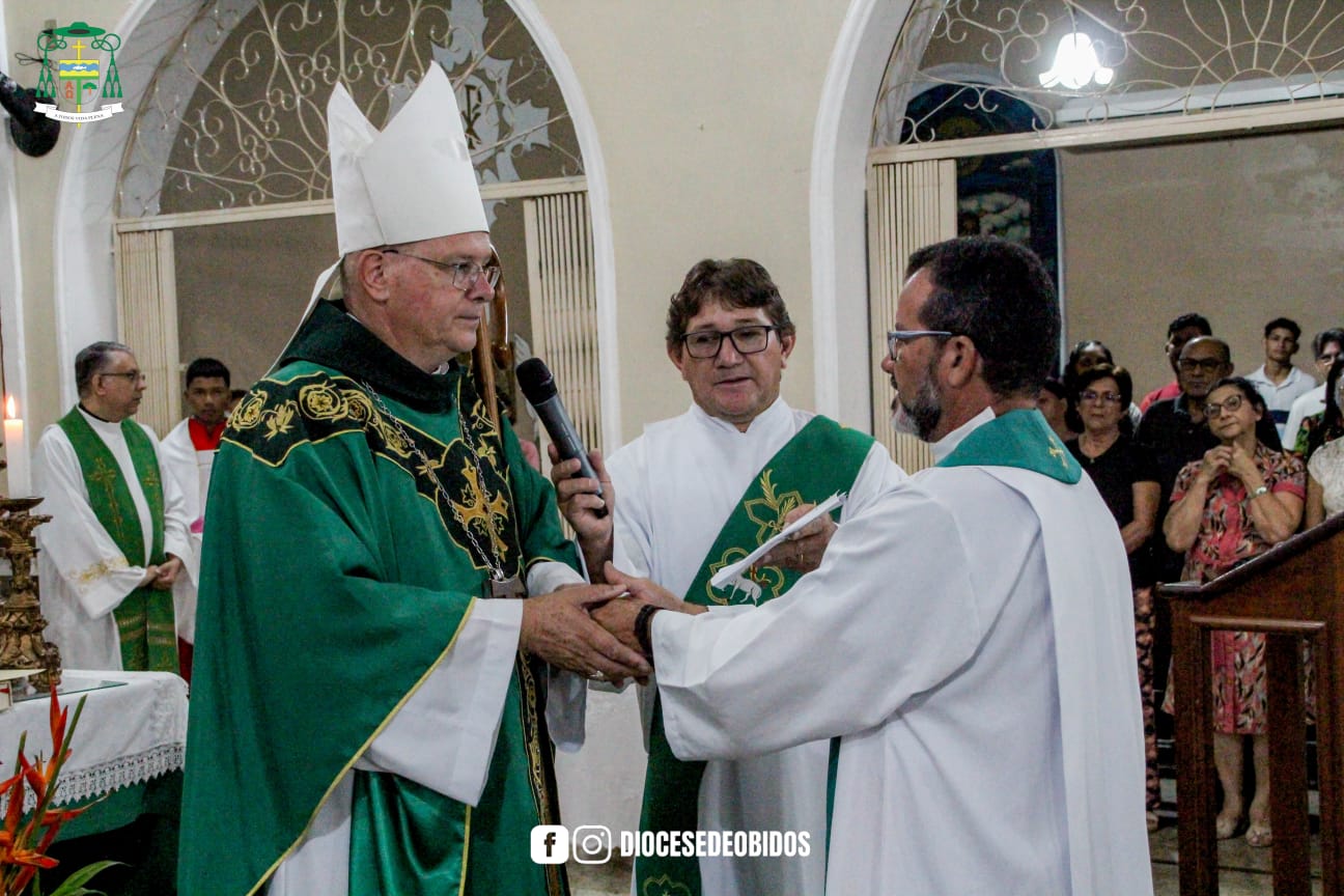 Toma Posse O Novo Pároco Da Paróquia De Santo Antônio De Pádua Em